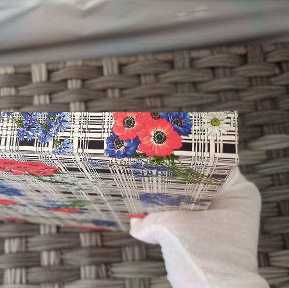 New In Box Gucci Floral Hardcover Scrapbook/Photo Album - Picture 4 of 5